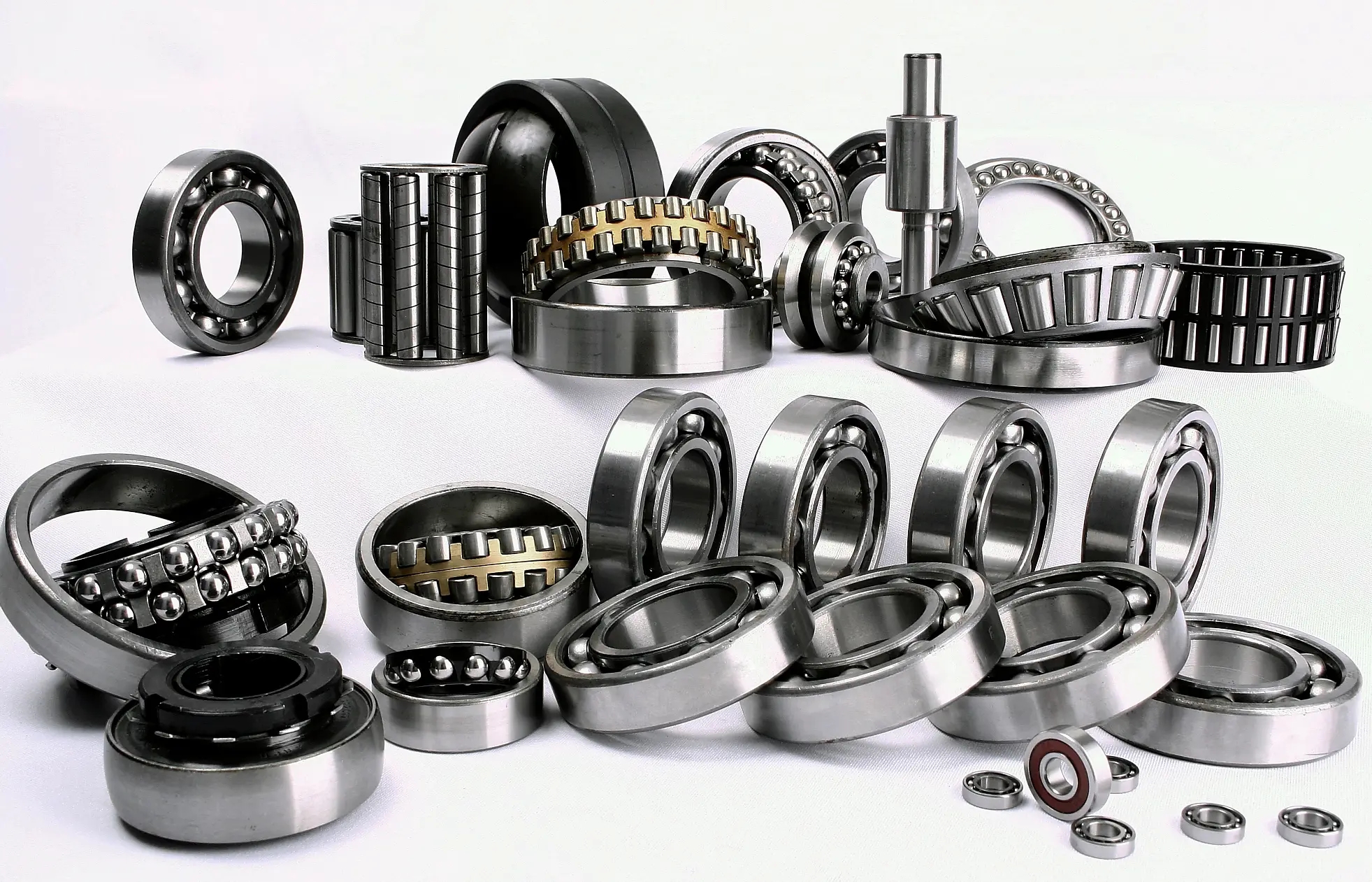 轉盤軸承在不同條件下五大應用特點